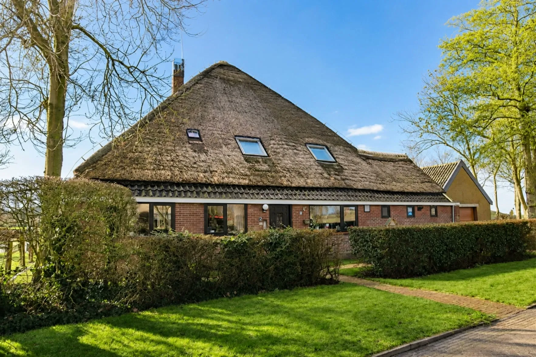 Boerderij met rieten dak bij ’t Bonte erf
